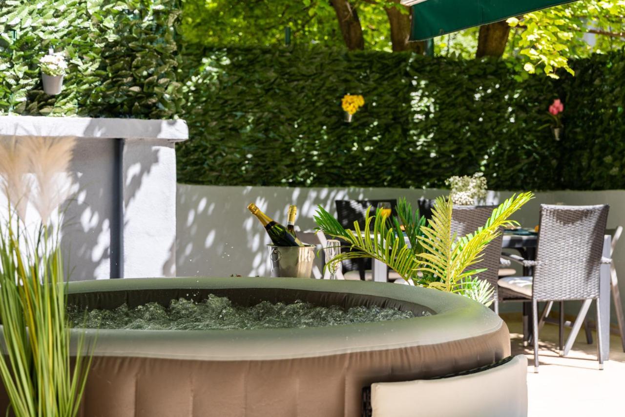 Oasis Luxury Apartment With Terrarce And Jacuzzi Split Luaran gambar